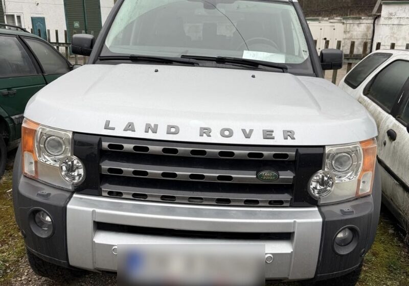 Голова благодійного фонду з Калуша намагався ввезти з-за кордону «Land Rover» як гуманітарну допомогу (ФОТО)