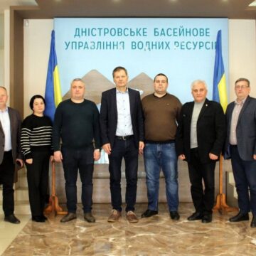 Представники польської компанії «Geopartner» презентували на Прикарпатті свою розробку для збереження дамб на річках