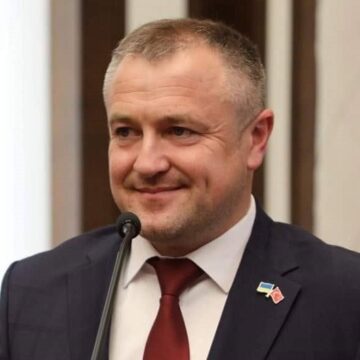 Міського голову Долини звинувачують у регулярному самопреміюванні