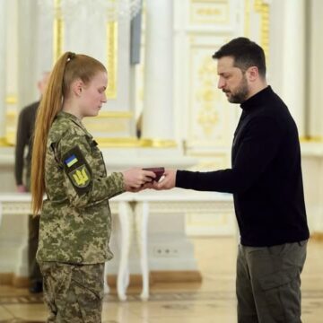Президент нагородив прикарпатську захисницю Оксану Рубаняк орденом «За мужність» III ступеня