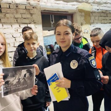 Офіцери освітньої безпеки поліції Івано-Франківська проводять профілактичні зустрічі зі старшокласниками