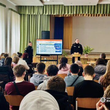«Вербування: як розпізнати та як захиститись»: ювенальні поліцейські проводять профілактичну роботу серед молоді
