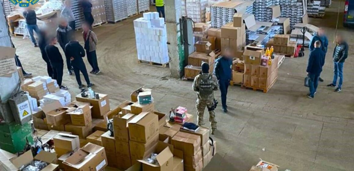 В Івано-Франківську судитимуть учасників ОЗГ, які організували підпільне виробництво побутової хімії під виглядом відомих світових брендів