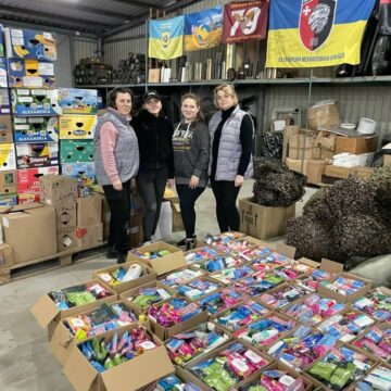 Волонтери з Брошнева-Осади подолали 3000 кілометрів, щоб завезти гостинці військовим