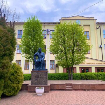 В Карпатському національному університеті розповіли, чи звільняли викладачів за домагання В Карпатському національному університеті розповіли, чи звільняли викладачів за домагання
