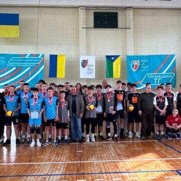 «Пліч-о-пліч. Всеукраїнські шкільні ліги»: завершився ІІІ етап змагань з волейболу серед юнаків 9–11 класів у Івано-Франківському районі