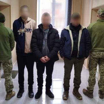 Прикордонники затримали на Верховинщині трьох «туристів», які намагались втекти до Румунії через гори