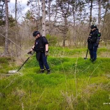 Прикарпатські піротехніки розміновують Херсонщину (ФОТО)