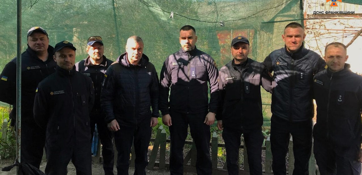 Прикарпатських рятувальників, які несуть службу на прифронтових територіях, відвідали колеги Прикарпатських рятувальників, які несуть службу на прифронтових територіях, відвідали колеги