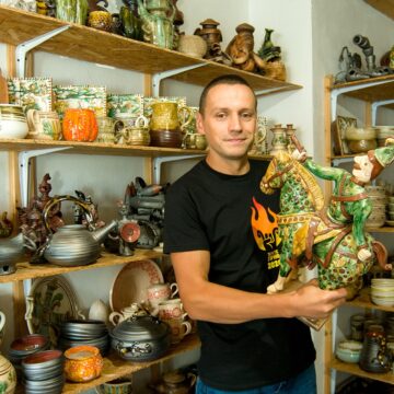 Талант, помножений на драйв і харизму: історія косівського кераміста-новатора Сергія Дутки (ФОТО)