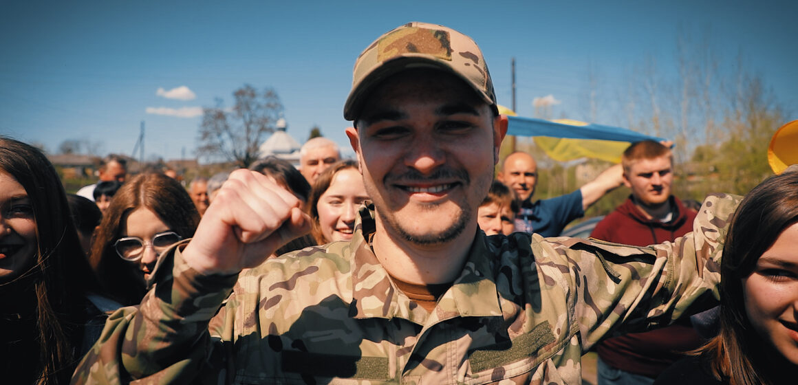 Рогатинщина зустріла звільненого з російського полону земляка, азовця Ігоря Логая (ФОТО)