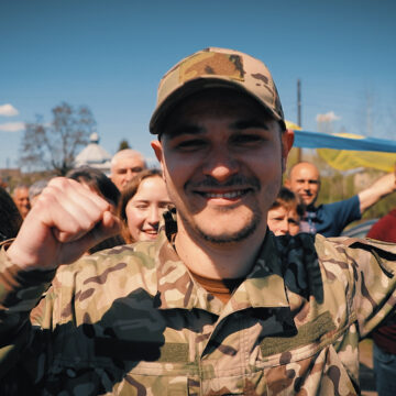 Рогатинщина зустріла звільненого з російського полону земляка, азовця Ігоря Логая (ФОТО)