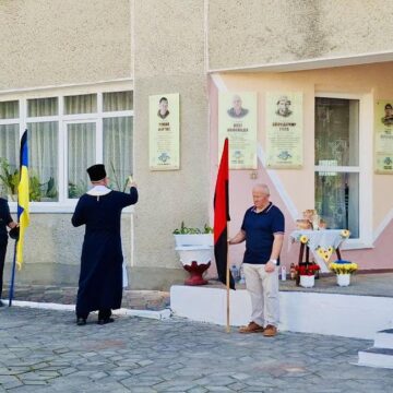 У Бурштині відкрили меморіальні дошки трьом полеглим воїнам (ФОТО)
