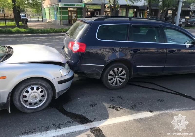 Не обрав безпечної швидкості руху: в Івано-Франківську нетверезий водій учинив ДТП (ФОТО)