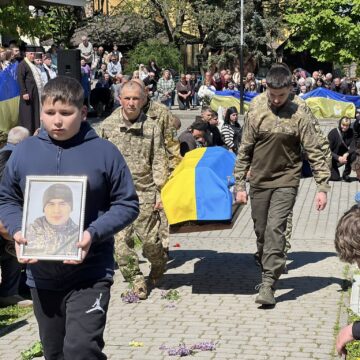 В Отинії попрощаються з полеглим захисником Михайлом Піварчуком В Отинії попрощаються з полеглим захисником Михайлом Піварчуком