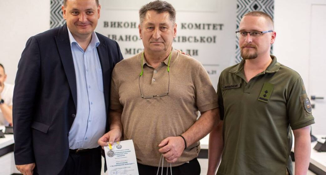 Директор ЦМКЛ Тарас Масляк отримав від Головнокомандувача ЗСУ відзнаку «За сприяння війську»