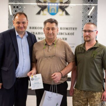 Директор ЦМКЛ Тарас Масляк отримав від Головнокомандувача ЗСУ відзнаку «За сприяння війську»