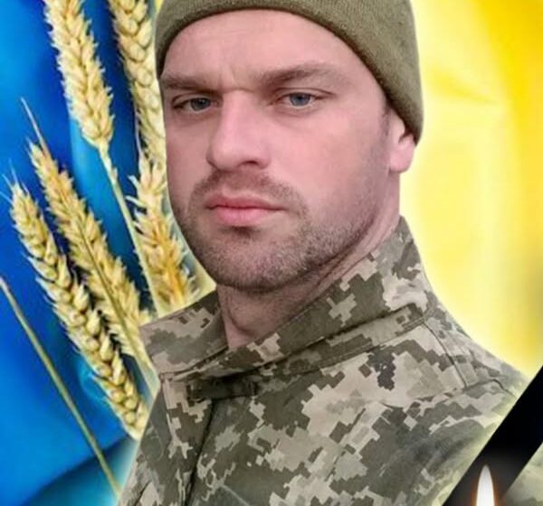 Майже рік вважався зниклим безвісти: “на щиті” повертається з війни Бойчук Василь з Коломийщини
