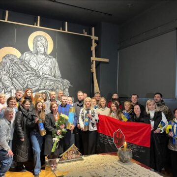 В Івано-Франківську відкрили артоб’єкт на тему війни «П’єта (Оплакування Христа)» В Івано-Франківську відкрили артоб’єкт на тему війни «П’єта (Оплакування Христа)»