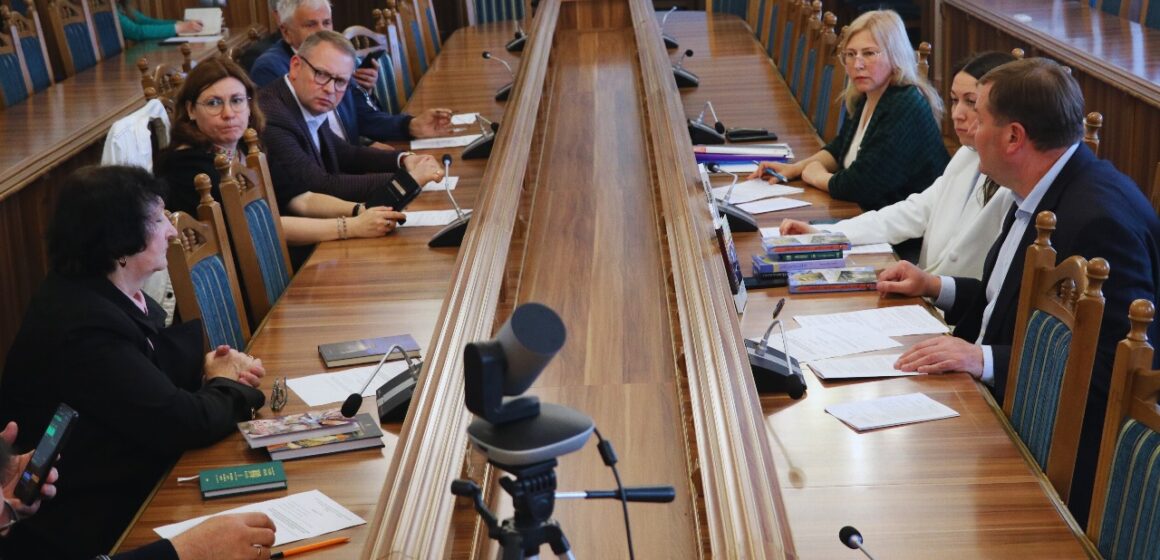 Визначено твори, які допущені до ІІ туру конкурсу з призначення премії імені Василя Стефаника в галузі літературознавства