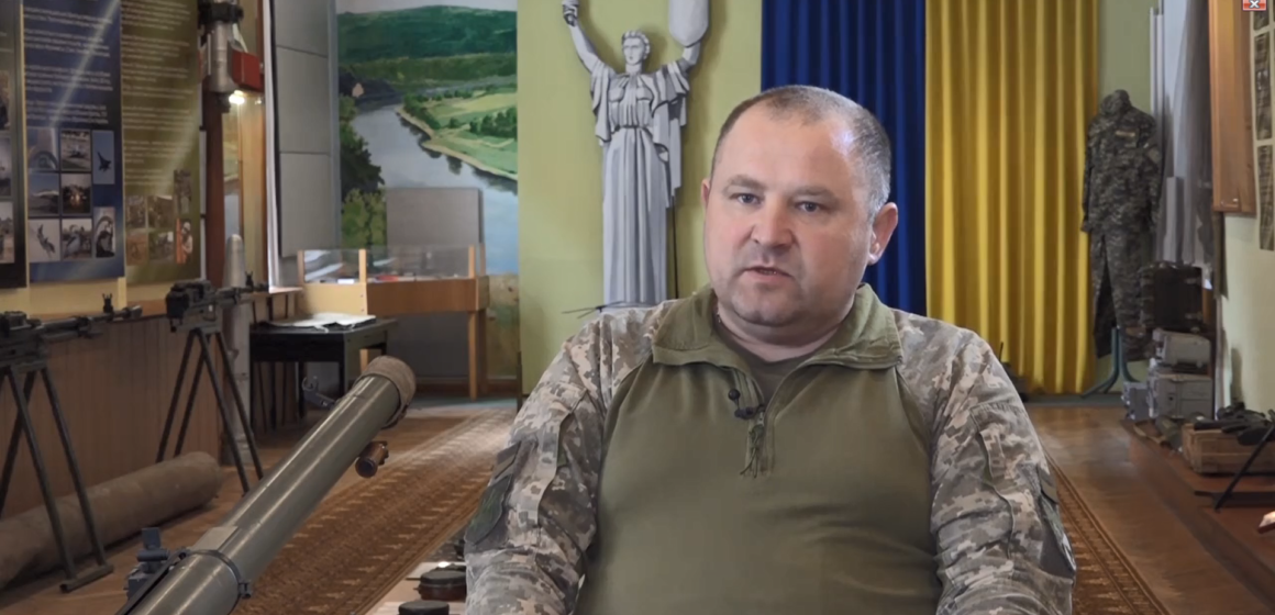 Немає частини тіла, де б не було осколків: історія зв’язківця Тараса «Бандери», який несе службу в Івано-Франківському ОТЦК Немає частини тіла, де б не було осколків: історія зв’язківця Тараса «Бандери», який несе службу в Івано-Франківському ОТЦК