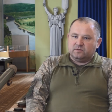 Немає частини тіла, де б не було осколків: історія зв’язківця Тараса «Бандери», який несе службу в Івано-Франківському ОТЦК