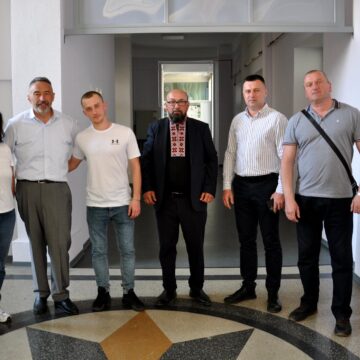 Керівники Богородчанської громади зустрілись зі звільненим із полону захисником Віталієм Федорівим