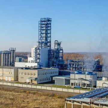 Новий співвласник купив 33% Карпатнафтохіму менше ніж за $1 млн: розслідування УП