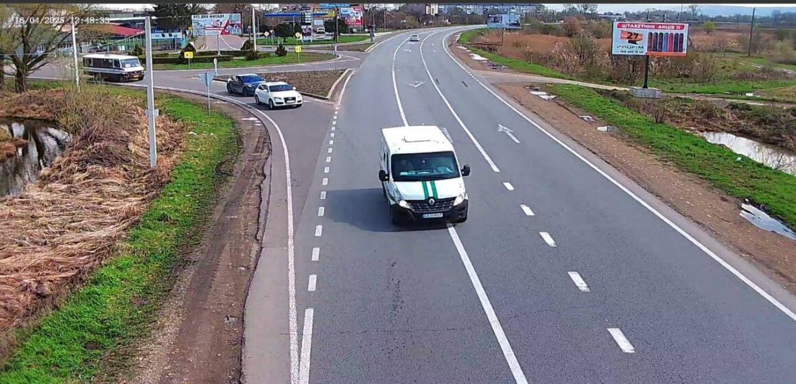 На виїзді з Калуша вже працюють камери з функціями розпізнавання номерних знаків транспортних засобів