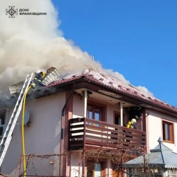 Вогнеборці ліквідували пожежу житлового будинку у Коломиї Вогнеборці ліквідували пожежу житлового будинку у Коломиї