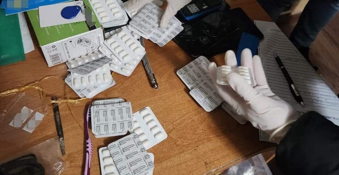 На Прикарпатті судитимуть двох правоохоронців, які торгували наркотиками