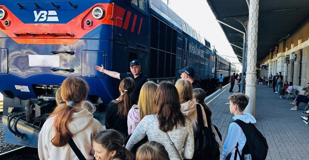 Небезпечний челендж – зачепінг: прикарпатські поліцейські провели профілактичні заходи з підлітками