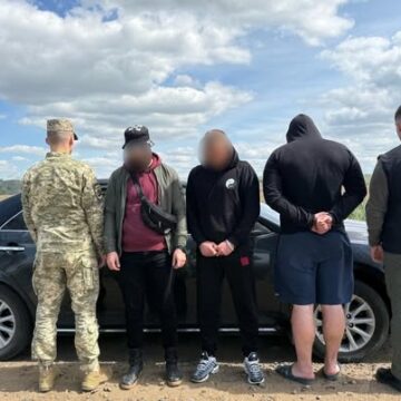 На кордоні з Румунією затримали незаконних «туристів» з  Івано-Франківської області