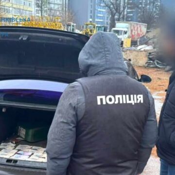 Судитимуть експосадовця облавтодору Івано-Франківщини, який за хабар надавав у користування спецтехніку держпідприємства