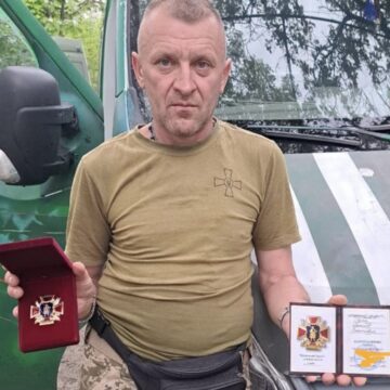 Захисника Ярослава Гулу з Рогатинщини нагороджено відзнакою «Козацький Хрест» Захисника Ярослава Гулу з Рогатинщини нагороджено відзнакою «Козацький Хрест»