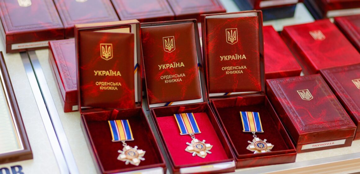Рідним полеглих захисників із Прикарпаття вручили державні нагороди