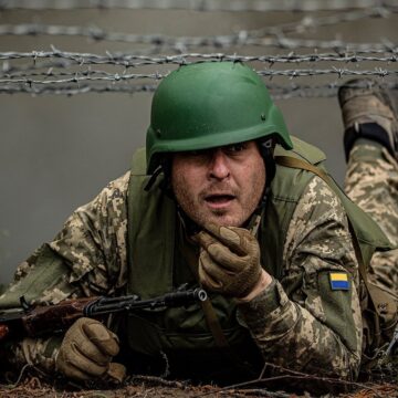 В 114 бригаді авіації показали, як тренують психологічну стійкість бійців