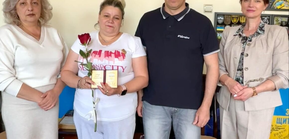 Мешканка Верховинщини Марія Бровчук удостоєна звання “Мати-героїня” Мешканка Верховинщини Марія Бровчук удостоєна звання “Мати-героїня”