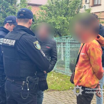 Напали з битою та бензопилою: в Опришівцях конфлікт між водіями завершився бійкою Напали з битою та бензопилою: в Опришівцях конфлікт між водіями завершився бійкою