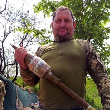 “Щоб наші діти ніколи не бачили ті жахіття війни, які побачили ми”. Історія воїна з Дзвиняцької громади Миколи Данилюка “Щоб наші діти ніколи не бачили ті жахіття війни, які побачили ми”. Історія воїна з Дзвиняцької громади Миколи Данилюка