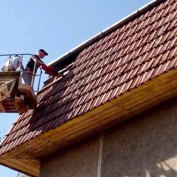 У Заболотівській багатопрофільній лікарні розпочали роботи із заміни покрівлі (ФОТО)