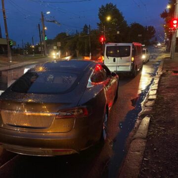 Водія Tesla напідпитку вчинив ДТП в Івано-Франківську Водія Tesla напідпитку вчинив ДТП в Івано-Франківську