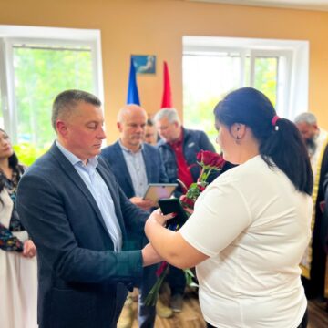 Рідним трьох полеглих захисників з Надвірнянської громади вручили їх посмертні нагороди