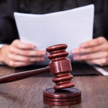 Прикарпатець уник покарання за допомогу чотирьом чоловікам втекти з автомобіля ТЦК Прикарпатець уник покарання за допомогу чотирьом чоловікам втекти з автомобіля ТЦК