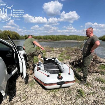 «Нерест-2025»: у Дністрі на Тлумаччині виявили 80 метрів браконьєрської сітки