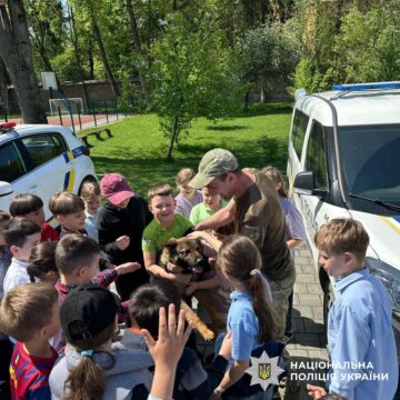 «Тиждень безпеки»: калуські поліцейські провели ліцеїстам пізнавальний урок