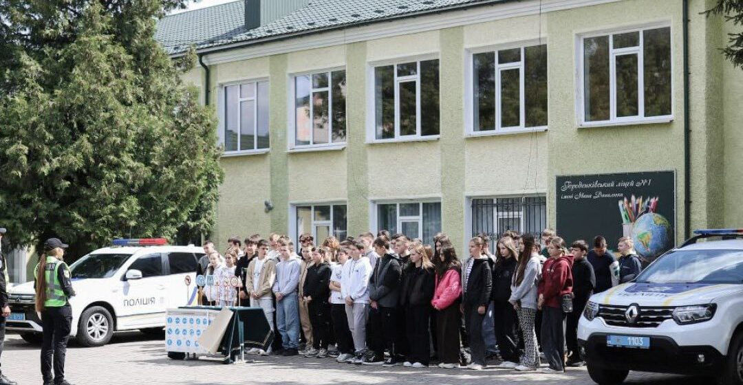 На Городенківщині поліцейські навчали дітей безпечної поведінки на дорозі