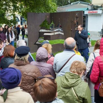 Руслан Марцінків провів екскурсію Івано-Франківськом Руслан Марцінків провів екскурсію Івано-Франківськом