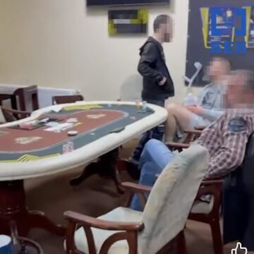 Організував підпільний покерний клуб: за матеріалами БЕБ судитимуть мешканця Франківщини Організував підпільний покерний клуб: за матеріалами БЕБ судитимуть мешканця Франківщини