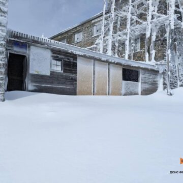 Сніг посеред травня: Піп Іван Чорногірський вражає красою (ФОТО) Сніг посеред травня: Піп Іван Чорногірський вражає красою (ФОТО)